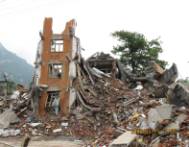 汉旺镇铁路货运站宿舍楼倒塌